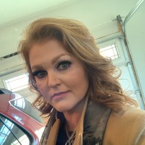 Meet your Posher, Cindy